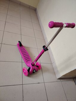 Kolobežka detská s LED koliaskami - 5