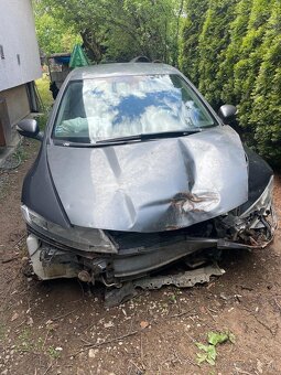 Predám havarovanú hondu civic - 5