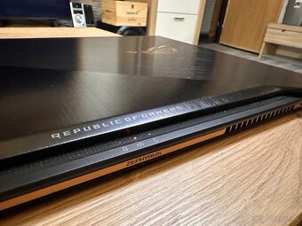 Asus Zephyrus - 5