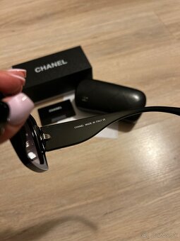 Chanel 0CH6056 slnečné okuliare - bielo/čierne (CHAN3) - 5
