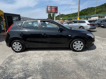 Hyundai i30 CW 1.6 CRDi -Len 142tis. KM- 116k Comfort - 5