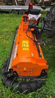 Mulčovač Mega Metal UM 220 - 5
