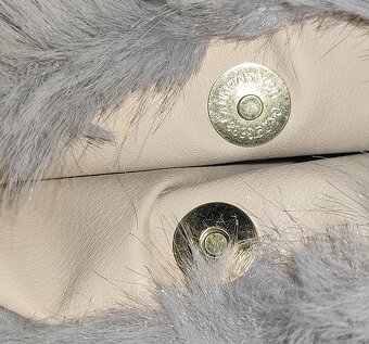 sivá chlaptková kabelka - 5