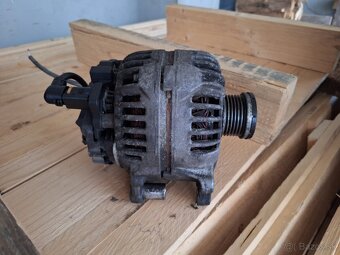 Predám alternátor  140A ,03C903023A - 5