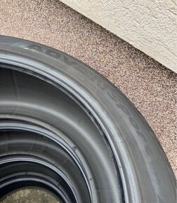 Yokohama 285/40 R 21 letné DOT 21 - 5
