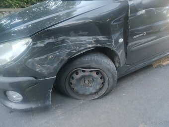 Predám Peugeot 206 - 5