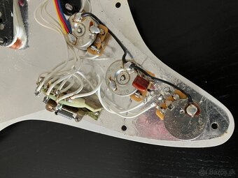 Kompletný pickguard Fender American Standard - 5