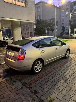 Toyota Prius - 5