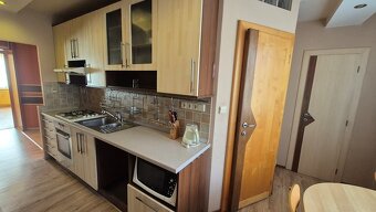 Veľkometrážny 3-izbový byt na prenájom, Priekopa - 5