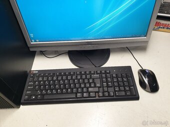 PC  zostava  +  22" LCD - 5