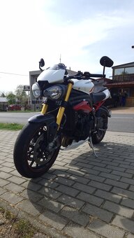 Triumph speed triple R 1050 - 5