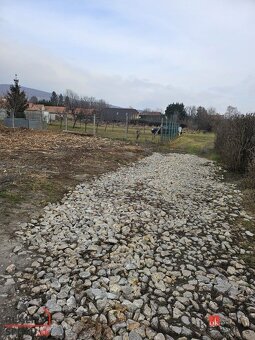 Ponúkam na predaj stavebné pozemky Nitrianske Hrnčiarovce - 5