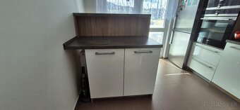 Predám barový pult s úložným priestorom - 5