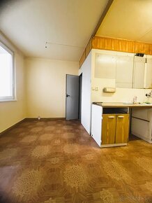 Slnečný 4 izbový byt s balkónom, ul. Kpt. Nálepku, Levice - 5