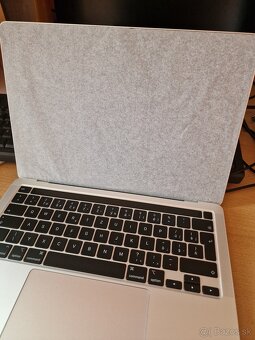 Apple MacBook Pro 13" (2022, M2) – Nepoužívaný - 5