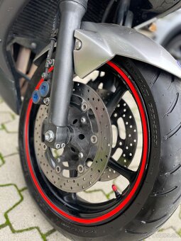 Yamaha R6 - 5