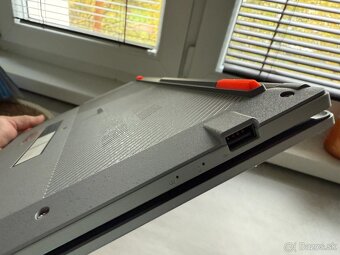 Predam ASUS notebook Intel - 5