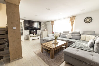 Na PREDAJ 5i RD v obci Milhosť - 5