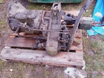 PRAGA V3S prevodovka  čerpadlo - 5