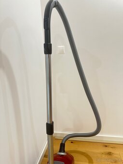 Predam vysavac Miele Compact C1 - 5