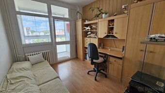 KOMFORTNÝ 4-IZBOVÝ BYT S BALKÓNOM V MESTE SVIDNÍK - 5