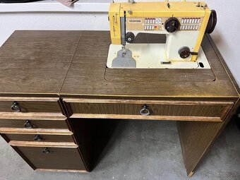 Šijací stroj Veritas so stolíkom - 5