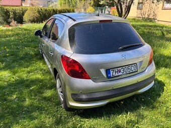 Peugeot 207 1.4 E, r. v. 2009 - 5