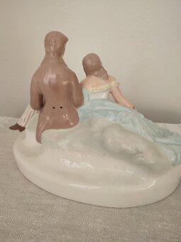 Bechyně keramická porcelánová soška pár 30 cm
- 5