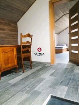 "Štýlový a kompletne zrekonštruovaný rodinný dom v Zbojnom - 5