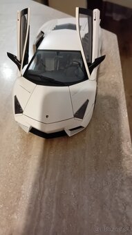 Lamborghini reventon autoart 1:18 - 5
