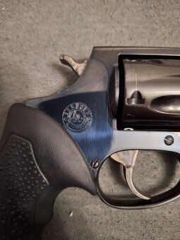 357 magnum 38 win taurus revorver - 5