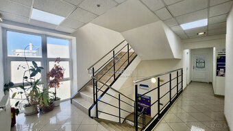 LUX Kancelárie oproti HORNBACHU - 5