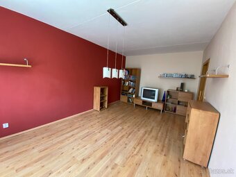 Trojizbový byt s loggiou blízko centra Lučenec - Vajanského - 5