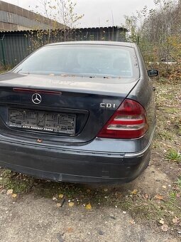 Mercedes Benz w203 2.0d 2003 sedan - 5