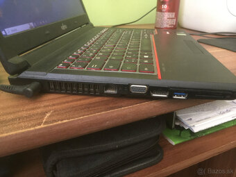 Predám Fujitsu Lifebook E 544 series - 5