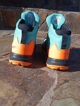 Turisticke topanky Adidas - 5
