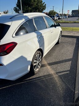 Hyundai i30 CW Family 1.6CRDi 85kw Automat - 5