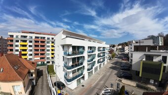 Lukratívny 2-izbový byt s dvoma loggiami v centre Trenčína - 5