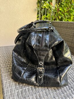 Lakovaná dámska taška Bueno - 5