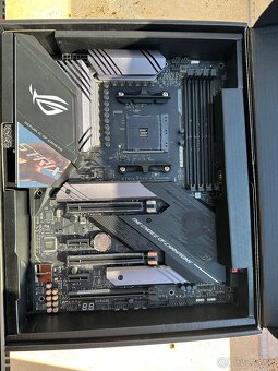 Asus X570-E Rog Strix Gaming + 32GB DDR4 + Príslušenstvo - 5