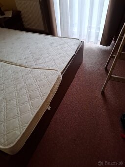 Manželská postel s nocnymi stolikmi - 5