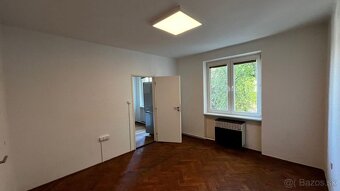 Na PREDAJ príjemný 2-izbový byt s balkónom v tichej a zelene - 5