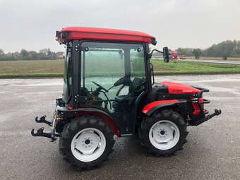 Malotraktor AGT 1060 Turbo + kabina otočné pracoviště, 56 HP - 5