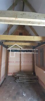 Záhradná chatka pri obci Krásnohorská Dlhá Lúka. - 5