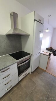 Prenajmem 2 izbový byt Selyeho - 5