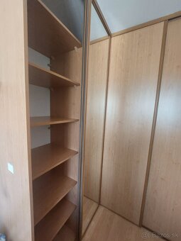Vstavanárohová roll door skriňa - 5