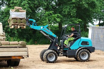nakladač, kloubák, motor 50 Hp Kubota, 4 válce, - 5