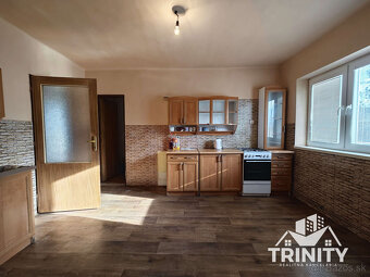 Na predaj poschodový 5-izbový rodinný dom v obci Pribeta - 5