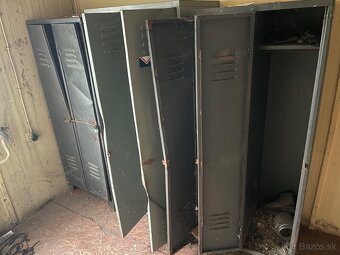 Plechové šatnikové skrine do dielne, skladu, prevádzky - 5