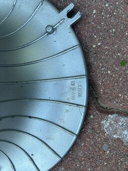 kovovy kryt asi na daky typ lampy - 5